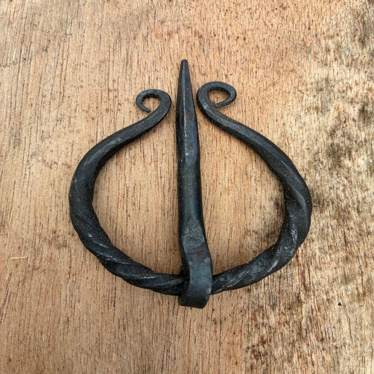 Hand-Forged Celtic Penannular Brooch – Viking Cloak Pin in Mild Steel | DeWall’s Forge