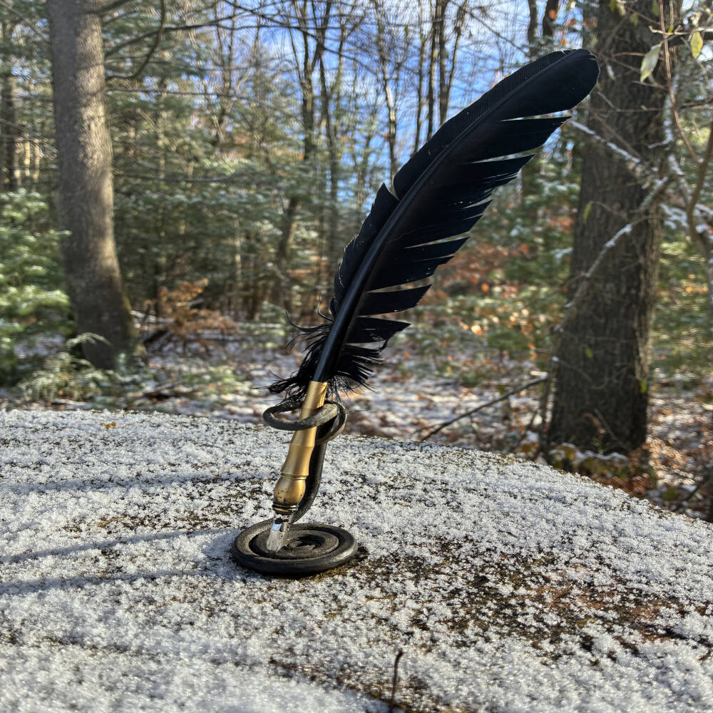 Hand-Forged Leaf Vine Pen Holder – Rustic Blacksmith Desktop Sculpture