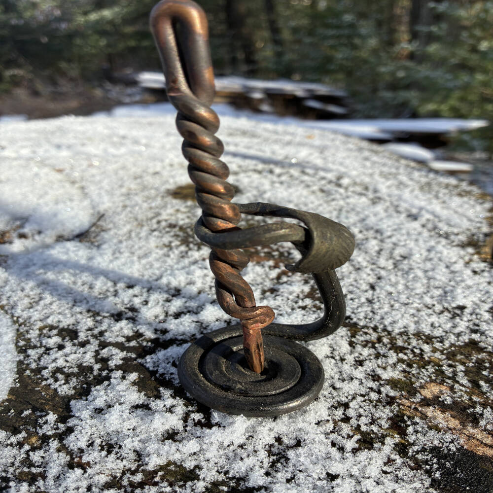 Hand-Forged Leaf Vine Pen Holder – Rustic Blacksmith Desktop Sculpture