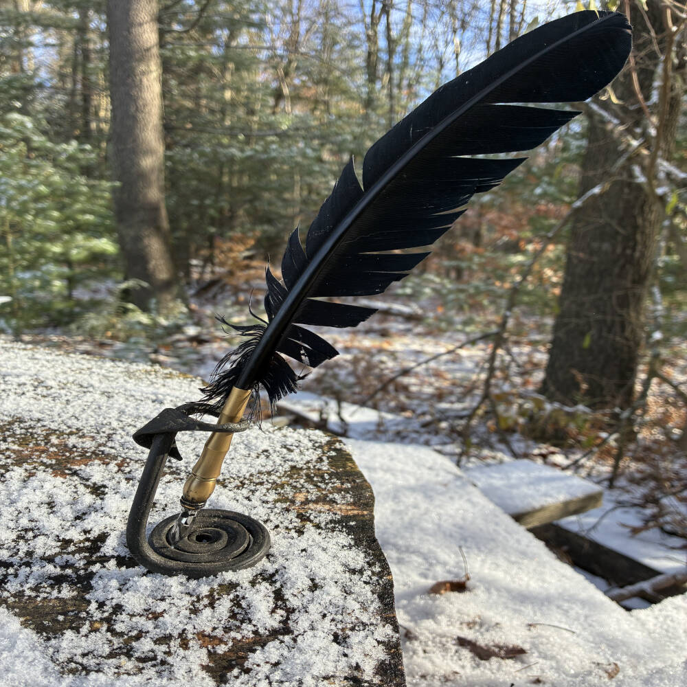 Hand-Forged Leaf Vine Pen Holder – Rustic Blacksmith Desktop Sculpture