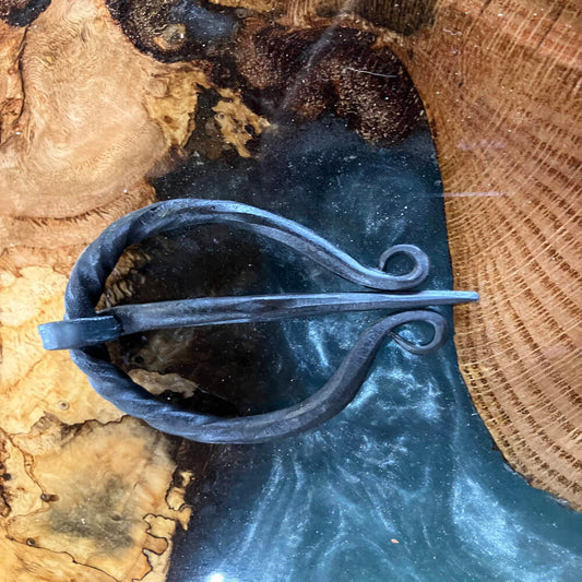 Hand-Forged Celtic Penannular Brooch – Viking Cloak Pin in Mild Steel | DeWall’s Forge