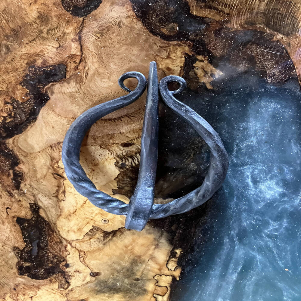 Hand-Forged Celtic Penannular Brooch – Viking Cloak Pin in Mild Steel | DeWall’s Forge