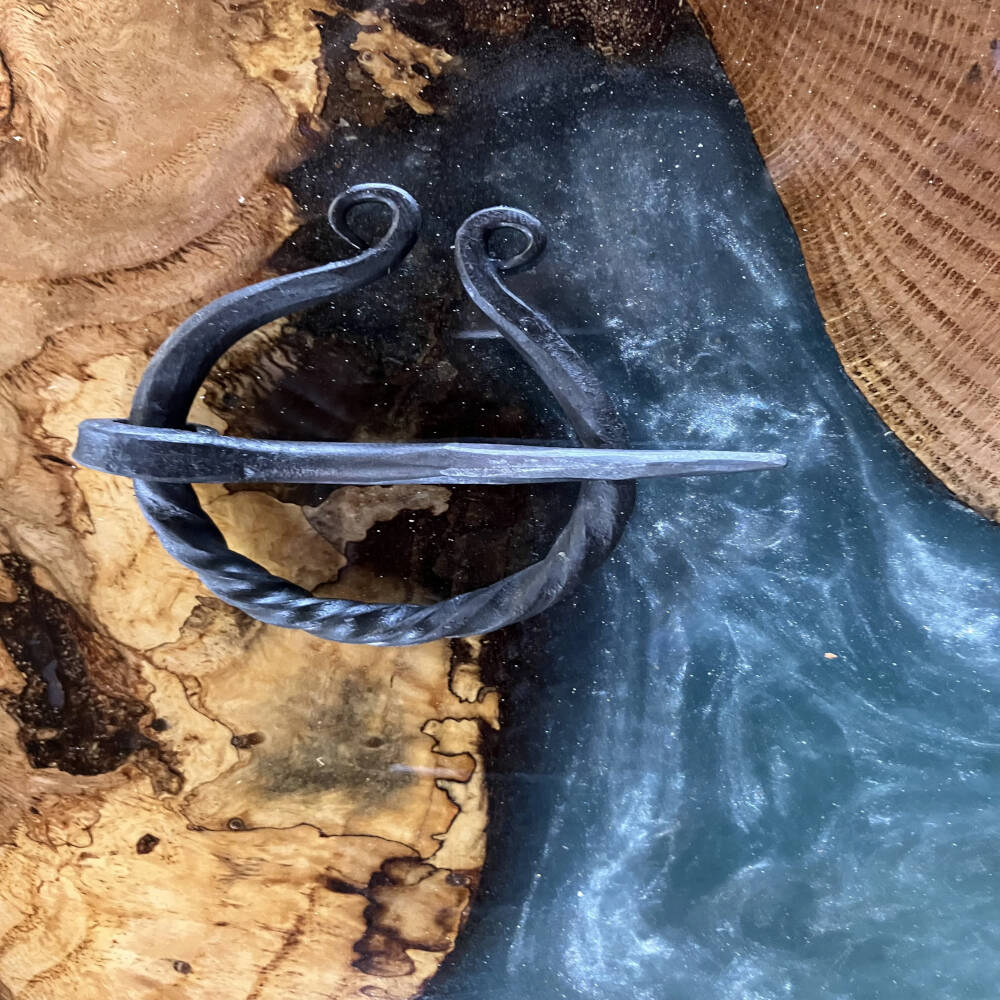 Hand-Forged Celtic Penannular Brooch – Viking Cloak Pin in Mild Steel | DeWall’s Forge