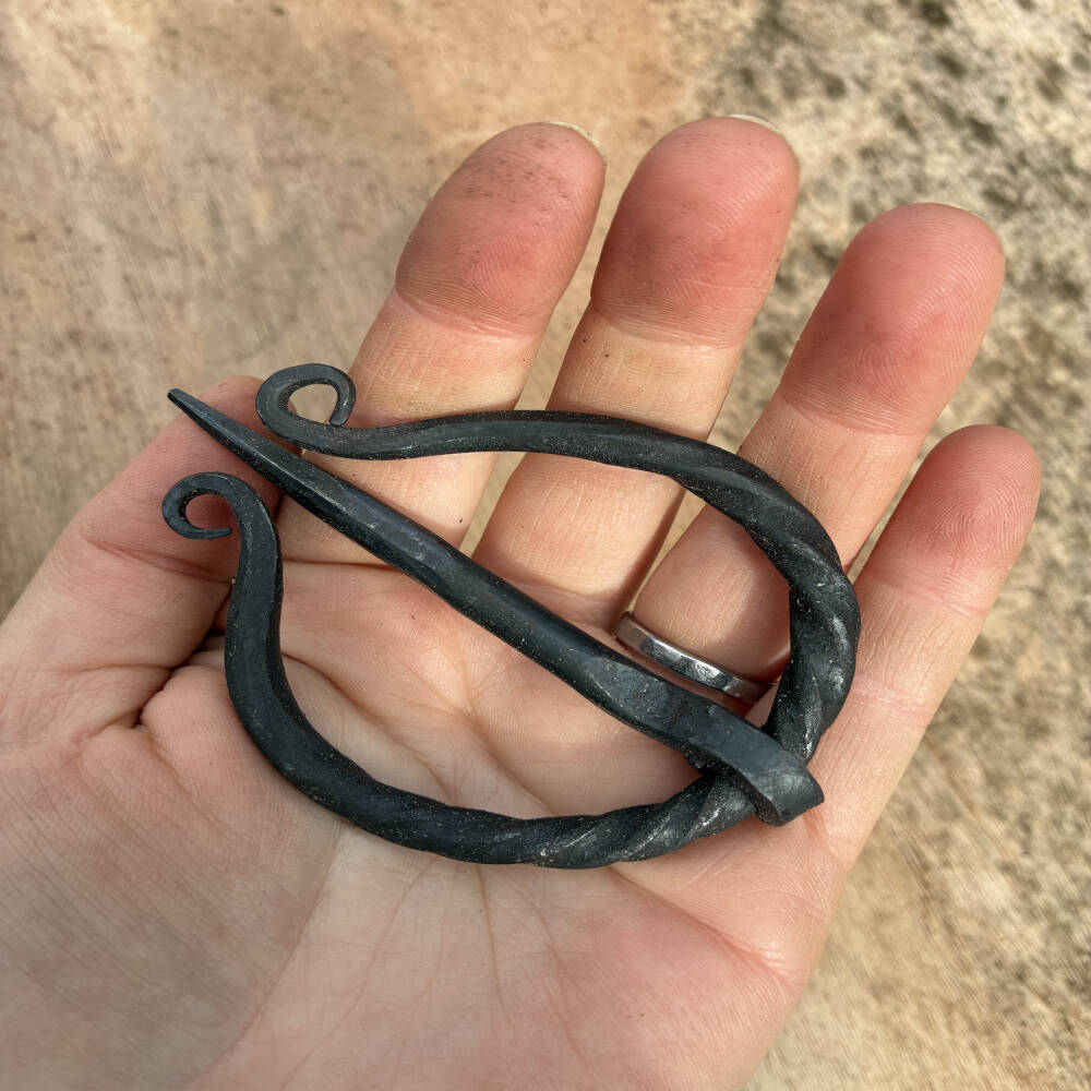Hand-Forged Celtic Penannular Brooch – Viking Cloak Pin in Mild Steel | DeWall’s Forge