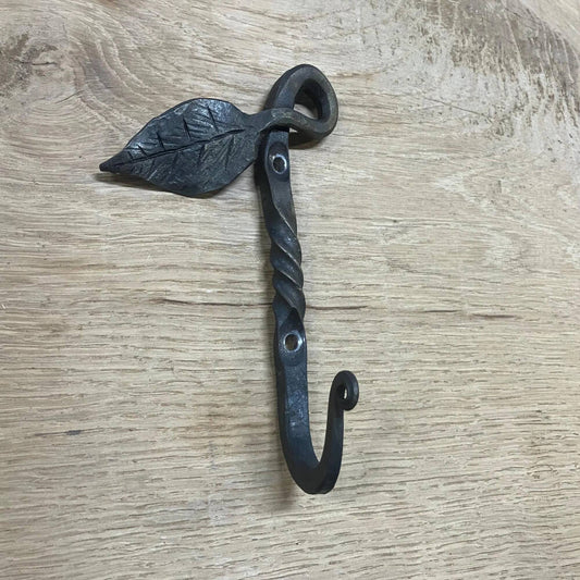 Hand-Forged Leaf Hook – Wrought Iron Wall Hook with Nature-Inspired Design