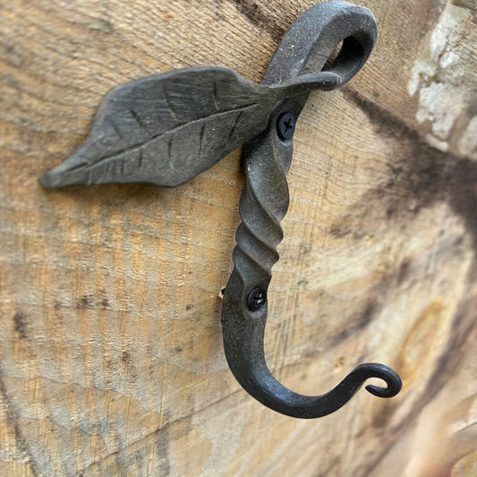 Hand-Forged Leaf Hook – Wrought Iron Wall Hook with Nature-Inspired Design