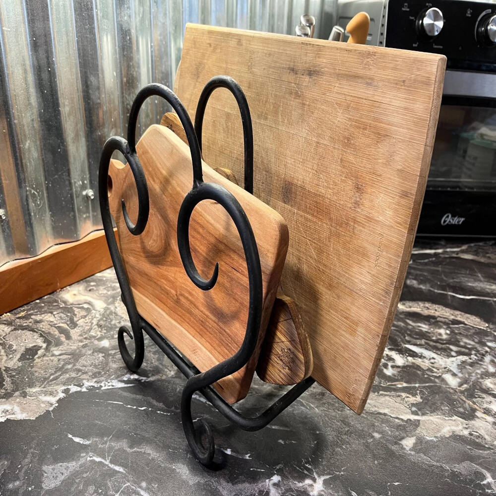 Forged Kitchen Organizer – Hand-Forged Steel Cutting Board & Bakeware Rack