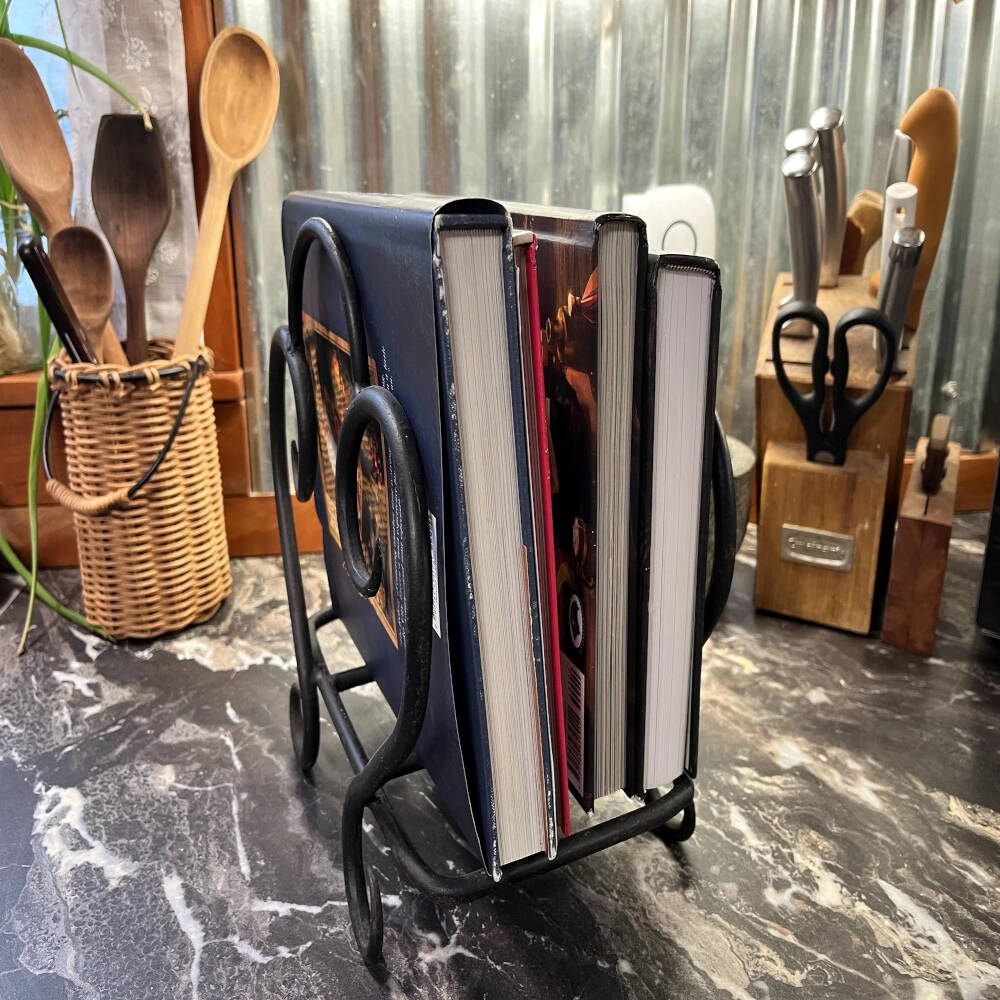 Forged Kitchen Organizer – Hand-Forged Steel Cutting Board & Bakeware Rack